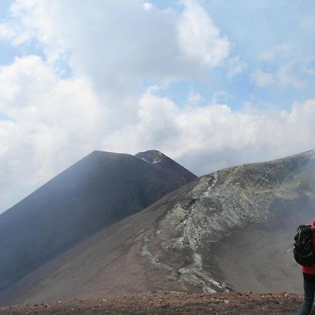 הוילה לינגואגלוסה Rifugio Il Ginepro Dell'Etna מראה חיצוני תמונה