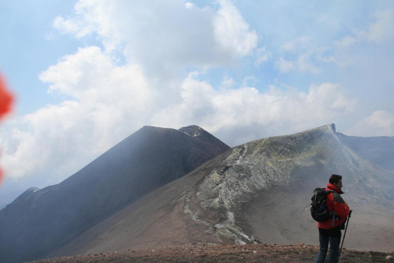 הוילה לינגואגלוסה Rifugio Il Ginepro Dell'Etna מראה חיצוני תמונה